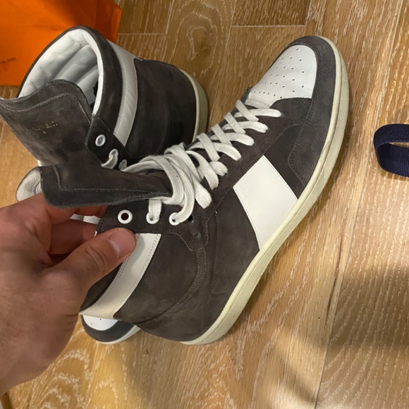 Saint Laurent - Picture 8 of 12